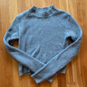 Brandy Melville Cropped Grey sweater